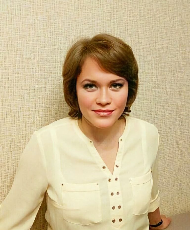 Пряничникова Елена Николаевна.